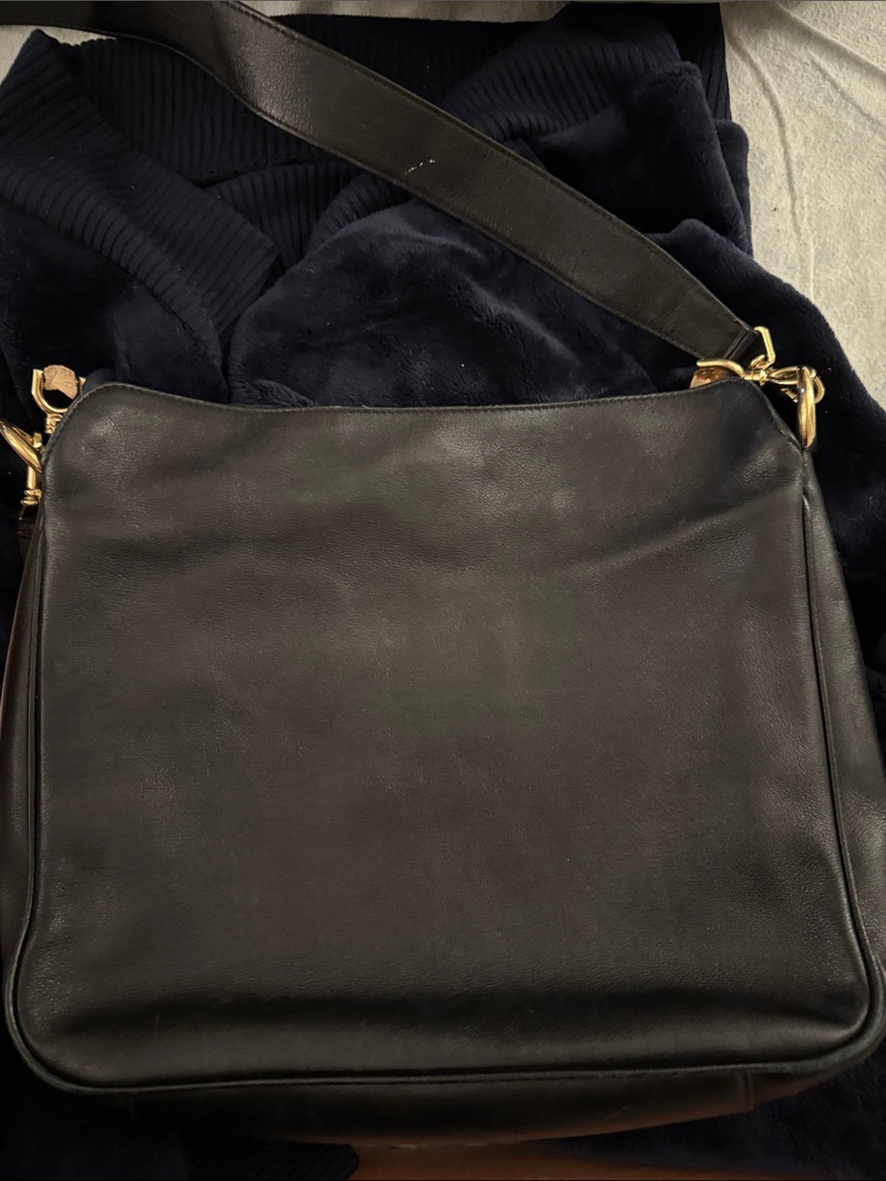 Vintage Gucci Black Leather Shoulder Bag with Gold-Tone Hardware